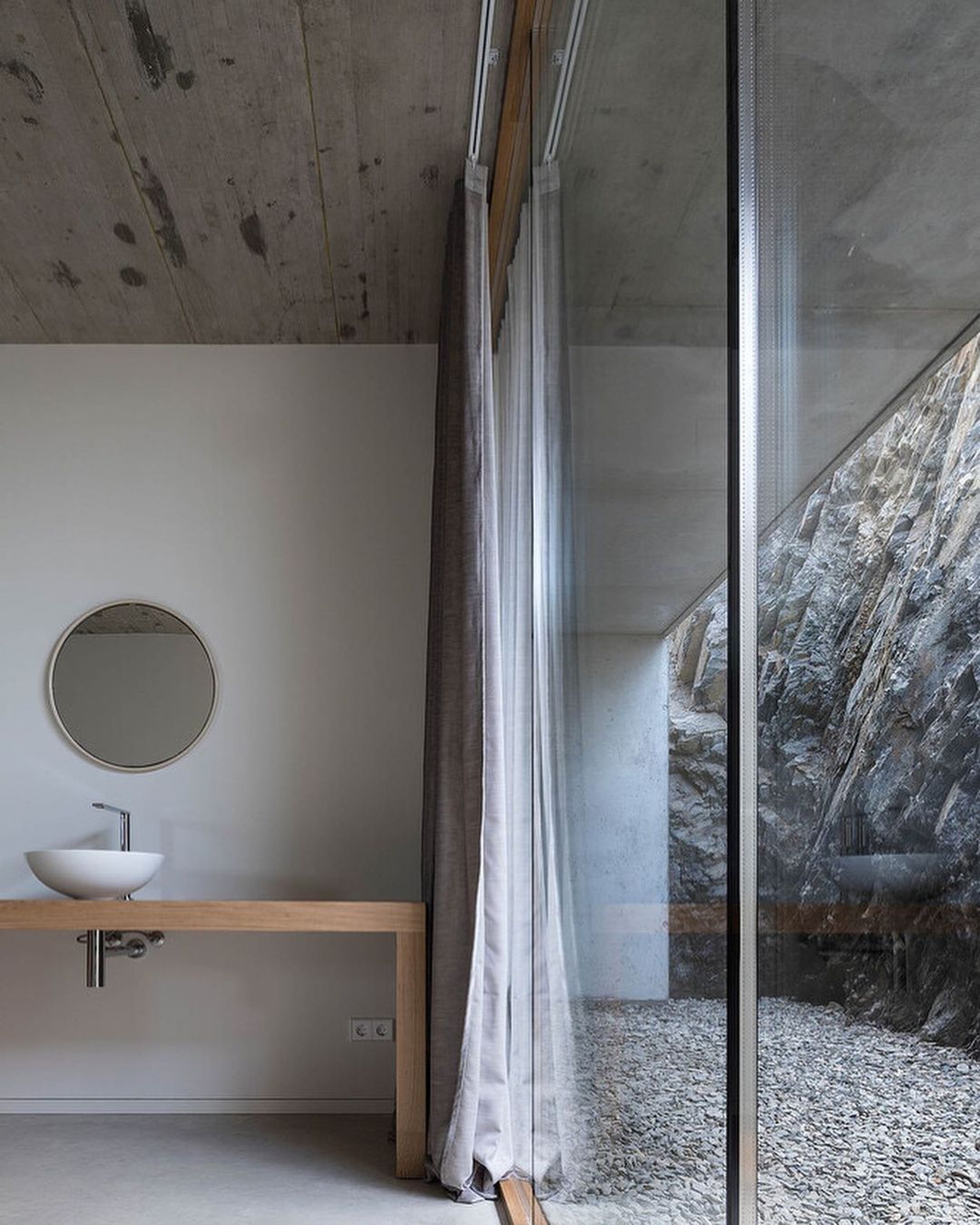 2022-03-08_10-00-44_UTC_4