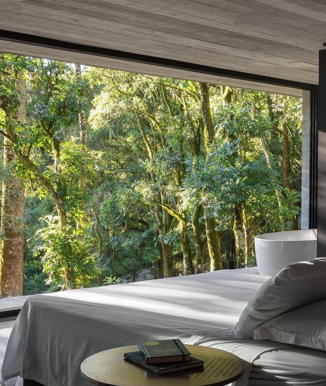 2022-10-09_23-04-44_UTC_2