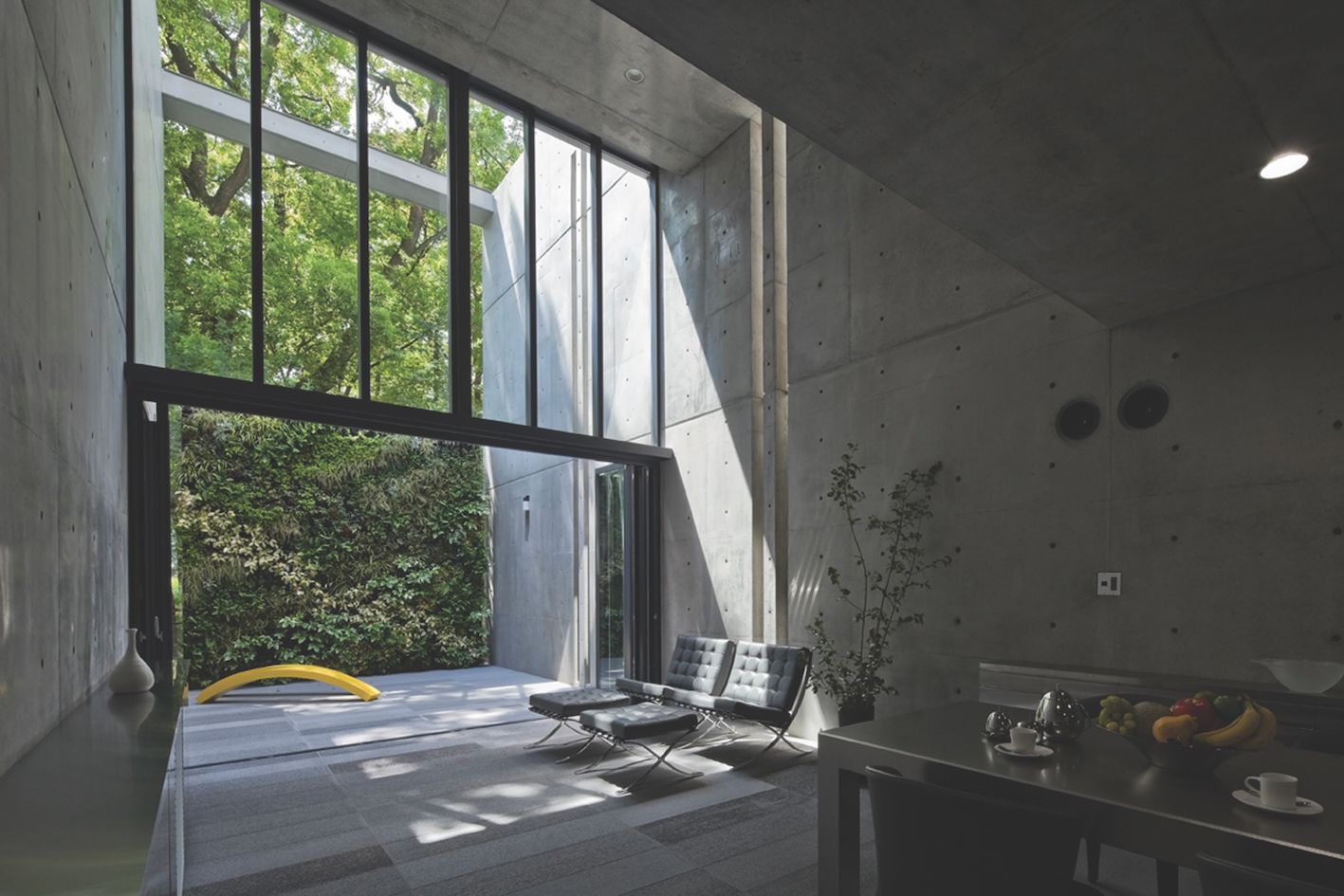 315322411429369807_These Amazingly Creative Homes Show Japanese Design At Its Best_House in Utsubo Park, Tadao Ando Architect & Assoc_ _ © 2014 Shigeo Ogawa