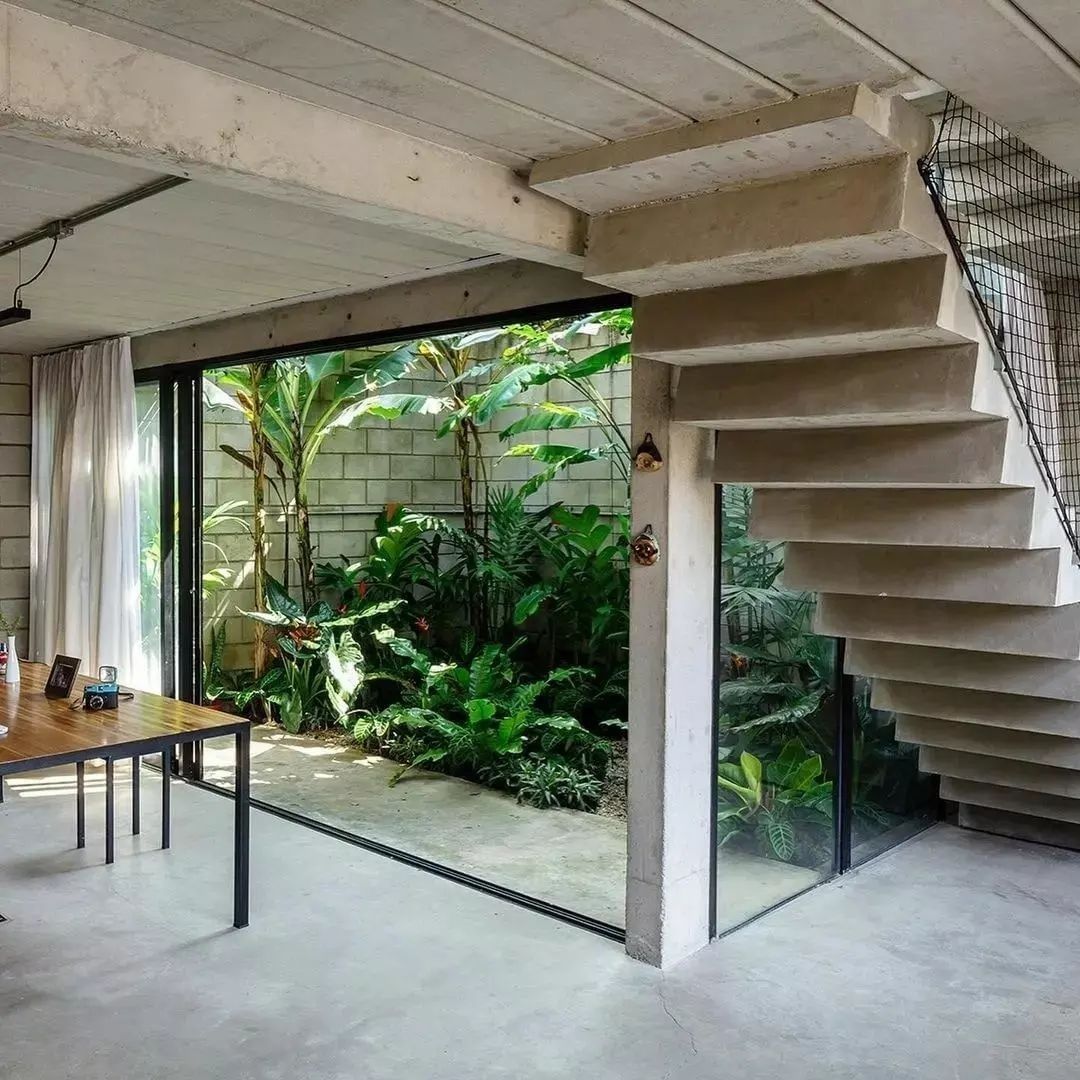 2023-01-08_13-32-00_UTC_5