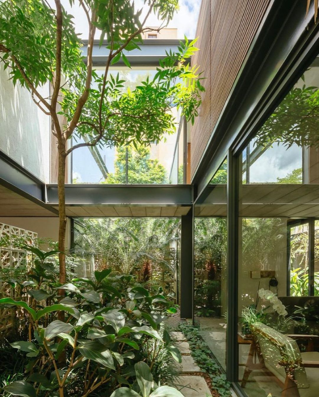 2022-05-15_14-13-57_UTC_2