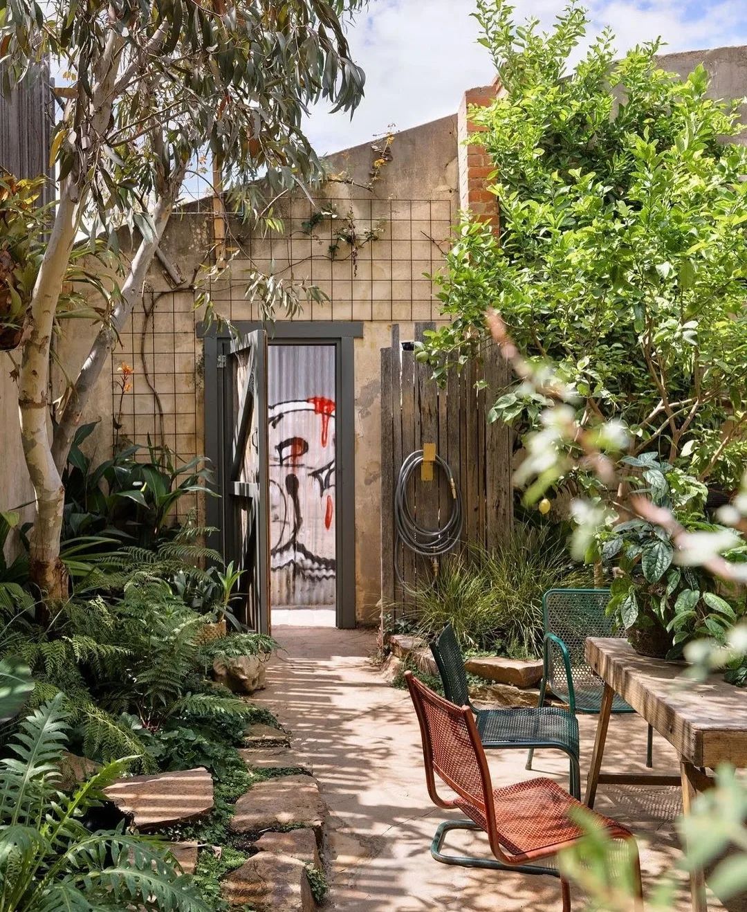 2022-12-02_05-06-58_UTC_3