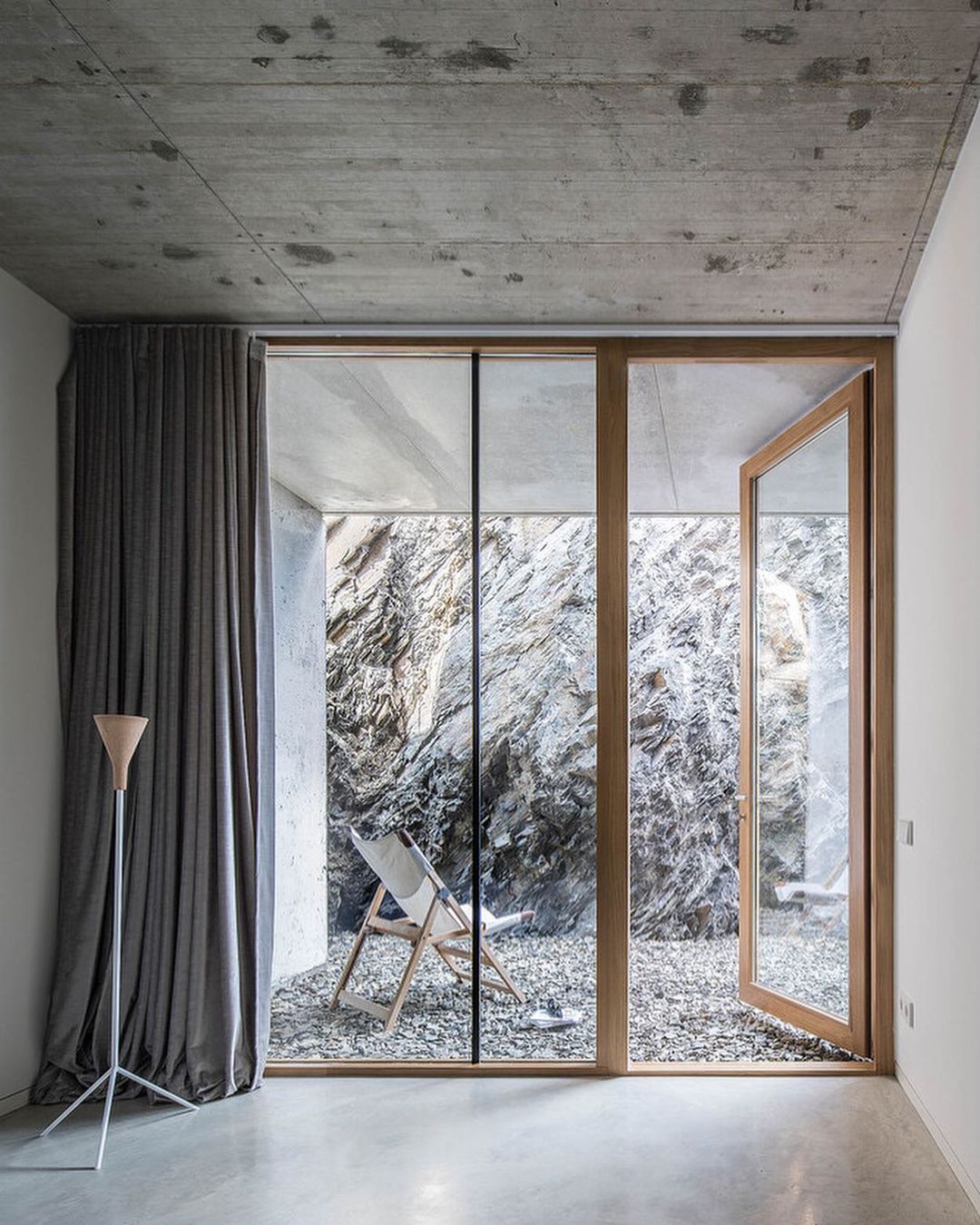 2022-03-08_10-00-44_UTC_5